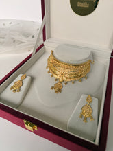 Load image into Gallery viewer, Yellow Gold Choker Set
