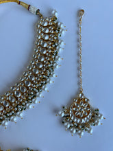 Load image into Gallery viewer, Reema Kundan Set
