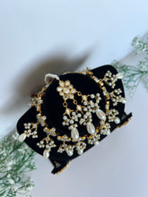 Load image into Gallery viewer, Raina Kundan Set
