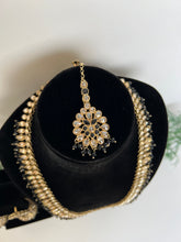 Load image into Gallery viewer, Avneet Mala Set Black
