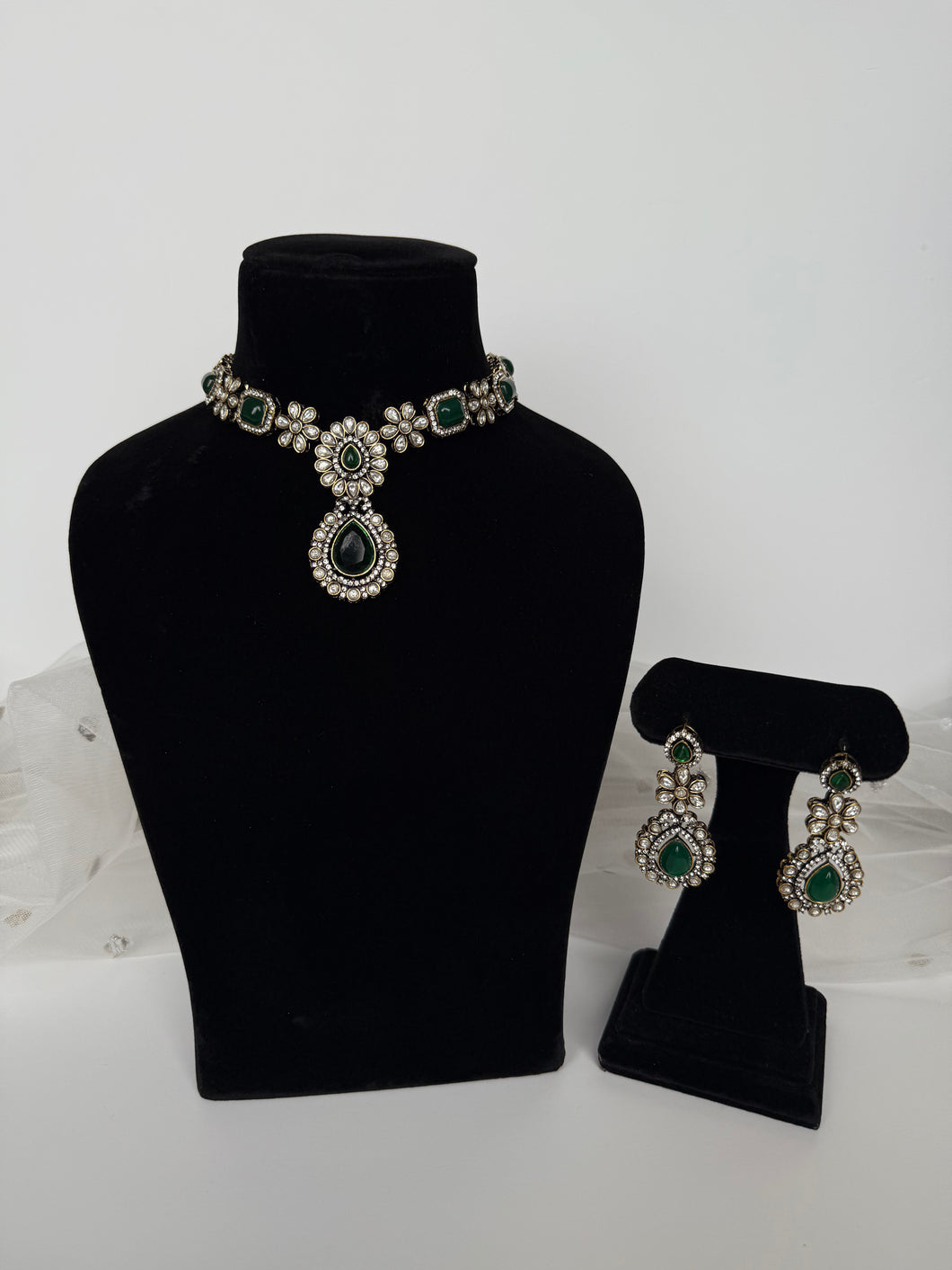 Emerald Amarpali Set