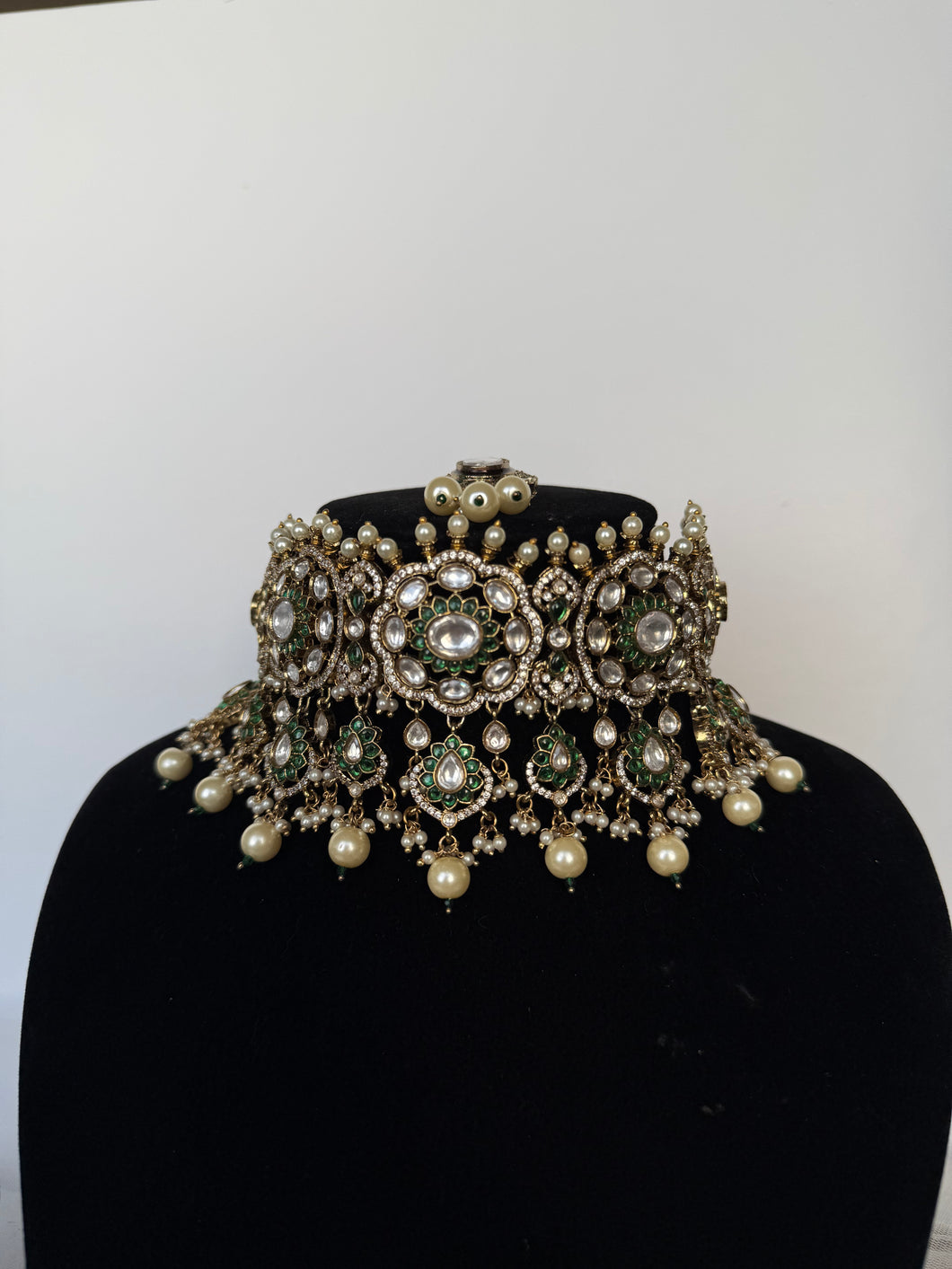 Arzoo Kundan Choker Set