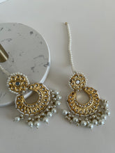 Load image into Gallery viewer, Nazeer Earrings
