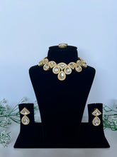 Load image into Gallery viewer, Riri Uncut Set
