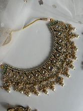 Load image into Gallery viewer, Tasfia Kundan Set

