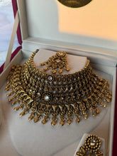 Load image into Gallery viewer, Mohini Antique Bridal Set
