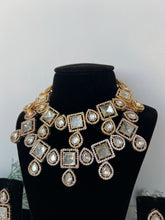 Load image into Gallery viewer, Neeru Uncut Set
