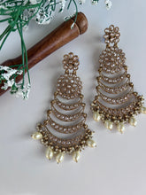 Load image into Gallery viewer, Isha Gold Earrings
