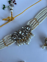 Load image into Gallery viewer, Mahika Kundan Set
