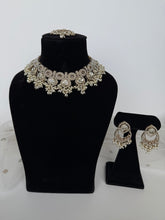 Load image into Gallery viewer, Pearl Uncut Kundan Set
