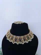 Load image into Gallery viewer, Shivani Golden Set
