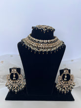 Load image into Gallery viewer, Saima Set in Black
