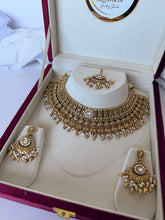 Load image into Gallery viewer, Fanna Antique Gold Set
