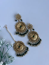 Load image into Gallery viewer, Antique Gold Tikka Set (5 colours)
