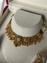 Load image into Gallery viewer, Ravi Antique Gold Set
