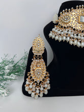 Load image into Gallery viewer, Raha Kundan Choker Set
