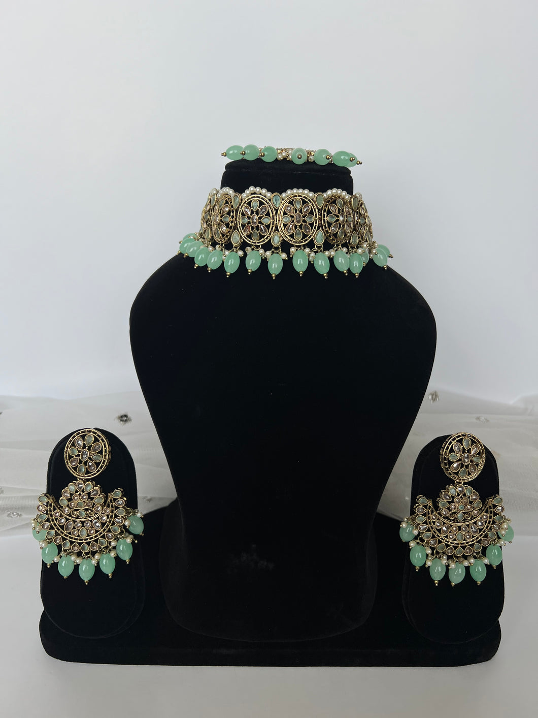 Himat Mint Green Choker