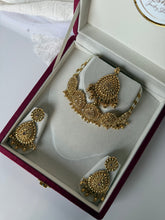 Load image into Gallery viewer, Ginny Antique Choker Set
