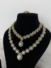 Load image into Gallery viewer, Rohini Kundan Set
