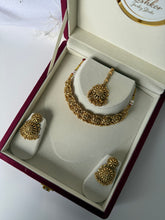 Load image into Gallery viewer, Guneet Antique Choker Set
