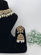 Load image into Gallery viewer, Golden Necklace Set
