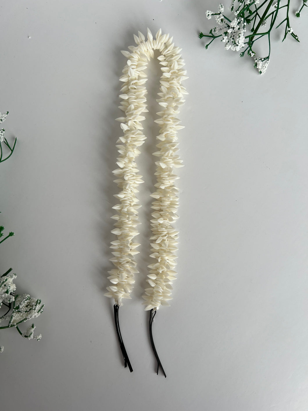 Medium length hair gajra