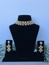 Load image into Gallery viewer, Pearl Pachi Kundan
