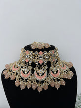 Load image into Gallery viewer, Peach Choker Set

