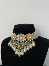 Load image into Gallery viewer, Vanessa Kundan Set
