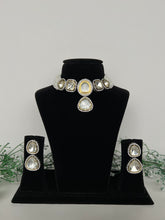 Load image into Gallery viewer, Uncut Kundan Choker
