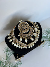 Load image into Gallery viewer, Lana Gold Set
