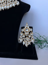 Load image into Gallery viewer, Jaan Pachi Kundan Set
