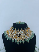 Load image into Gallery viewer, Lori Kundan Set Sage
