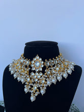 Load image into Gallery viewer, Nav Kundan Set
