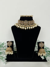 Load image into Gallery viewer, Golden Choker Set
