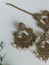 Load image into Gallery viewer, White Pearl Set
