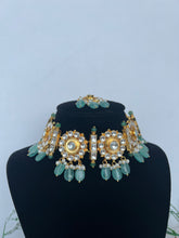 Load image into Gallery viewer, Fazanna Kundan Set
