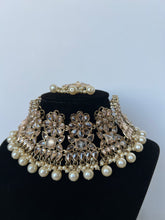 Load image into Gallery viewer, Neeru Gold Set
