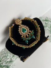 Load image into Gallery viewer, Emerald Green Choker
