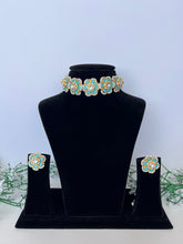 Load image into Gallery viewer, Floral Kundan Choker
