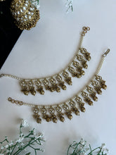 Load image into Gallery viewer, Gold Kundan Set
