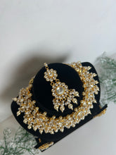 Load image into Gallery viewer, Lori Kundan Set
