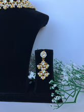Load image into Gallery viewer, Pearl Pachi Kundan

