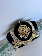 Load image into Gallery viewer, Chandni jardau set gold
