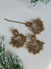 Load image into Gallery viewer, Gold Earring Tikka Set
