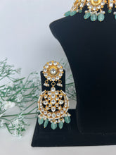 Load image into Gallery viewer, Fazanna Kundan Set
