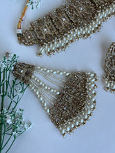 Load image into Gallery viewer, Mehr Gold Choker Set
