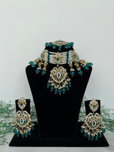 Load image into Gallery viewer, Fizza Choker Set
