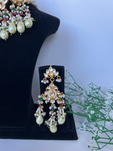 Load image into Gallery viewer, Trisha Kundan Choker
