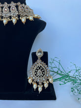 Load image into Gallery viewer, Reemz Gold Necklace Set
